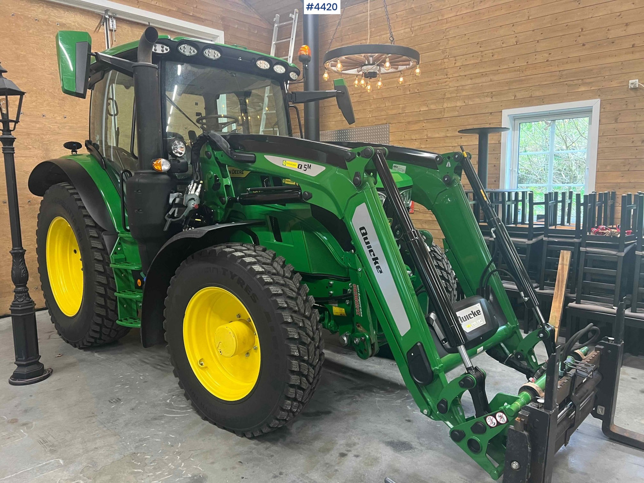 2024 John Deere 6150R w/ Quicke Front Loader & Bucket - Traktor: slika 1 2024 John Deere 6150R w/ Quicke Front Loader & Bucket - Traktor: slika 1