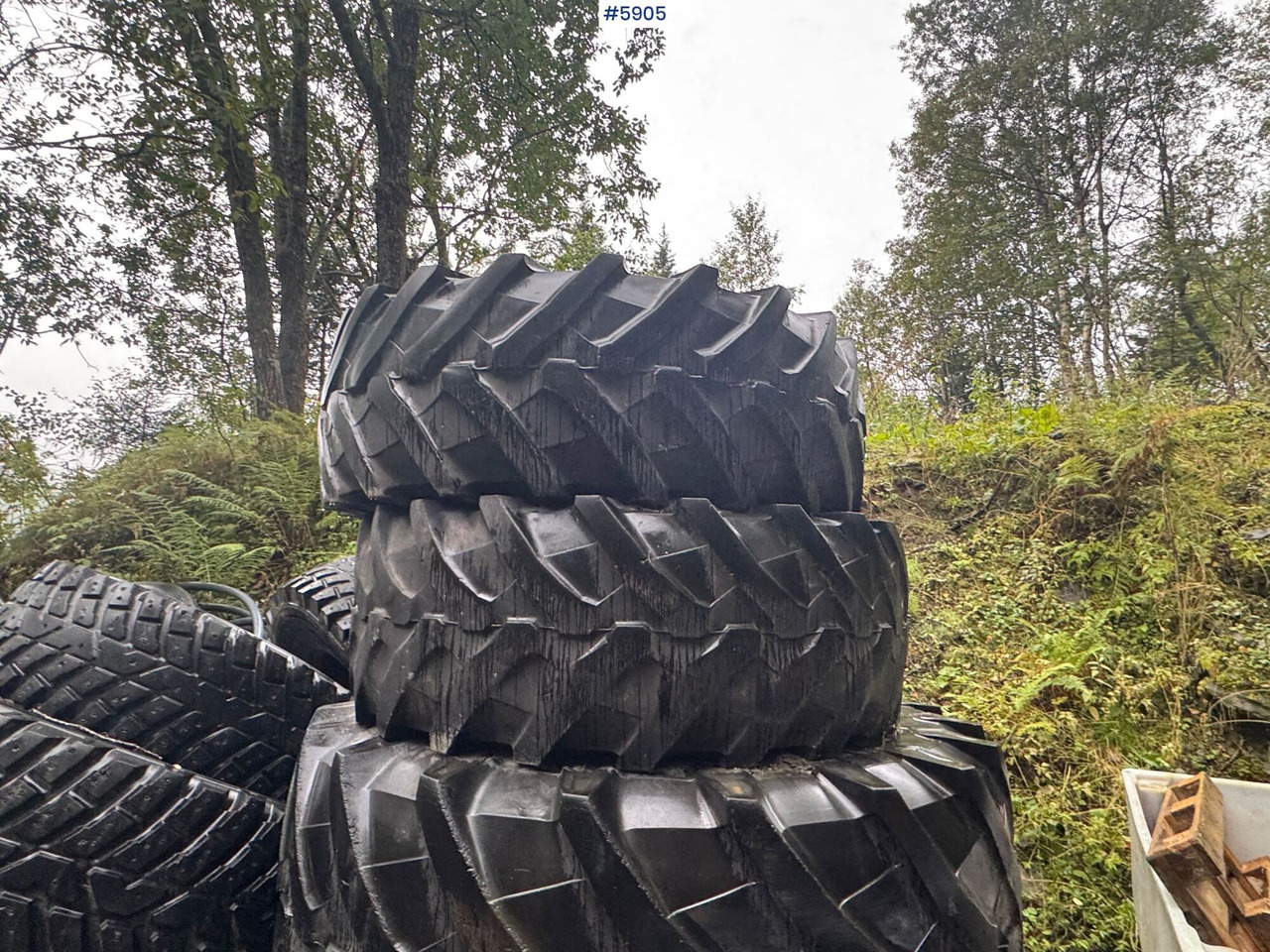 8 pcs Nokian TRI 2 tires. 4 pcs on rims! - Kompletan točak za Građevinska mašina: slika 5 8 pcs Nokian TRI 2 tires. 4 pcs on rims! - Kompletan točak za Građevinska mašina: slika 5