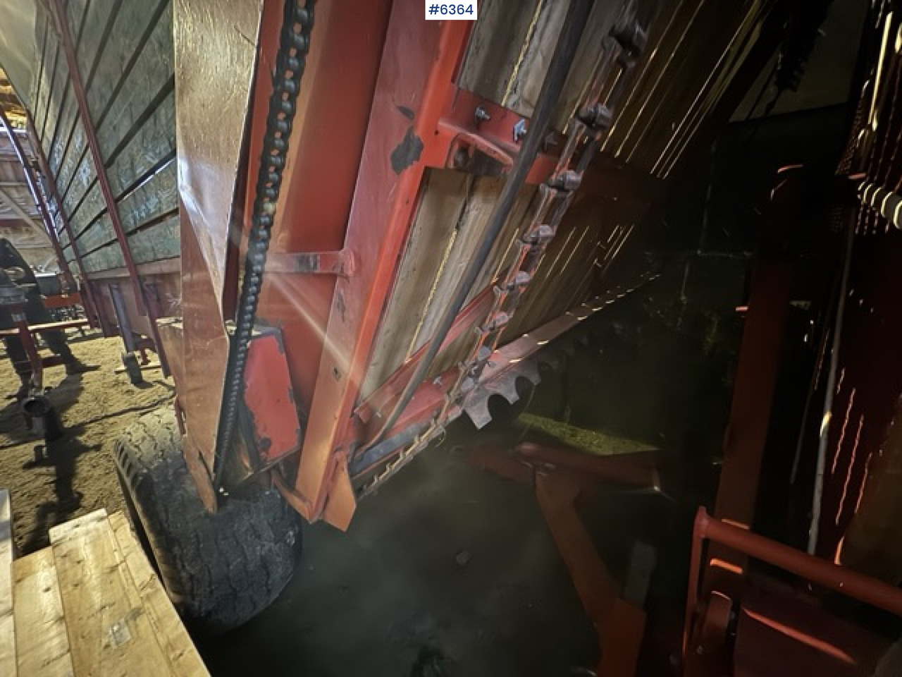 Oprema za prevrtanje i razlaganje Approx. 1990 Kverneland UN7000 unloading wagon: slika 10 Oprema za prevrtanje i razlaganje Approx. 1990 Kverneland UN7000 unloading wagon: slika 10