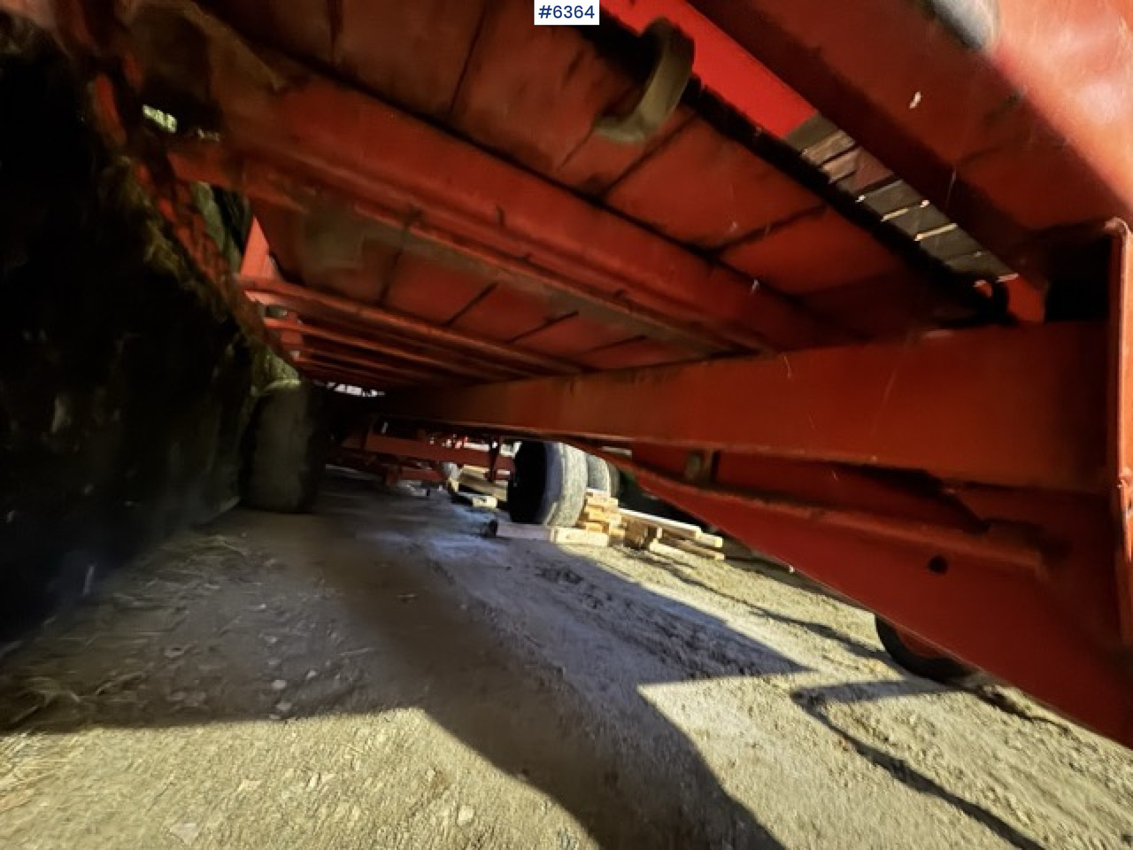 Oprema za prevrtanje i razlaganje Approx. 1990 Kverneland UN7000 unloading wagon: slika 11 Oprema za prevrtanje i razlaganje Approx. 1990 Kverneland UN7000 unloading wagon: slika 11