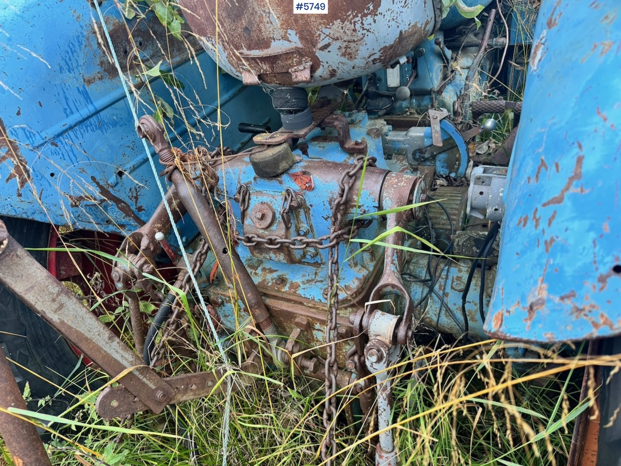 Traktor Ca. 1961 Fordson Super Major 4×2 Tractor w/ Bucket: slika 13