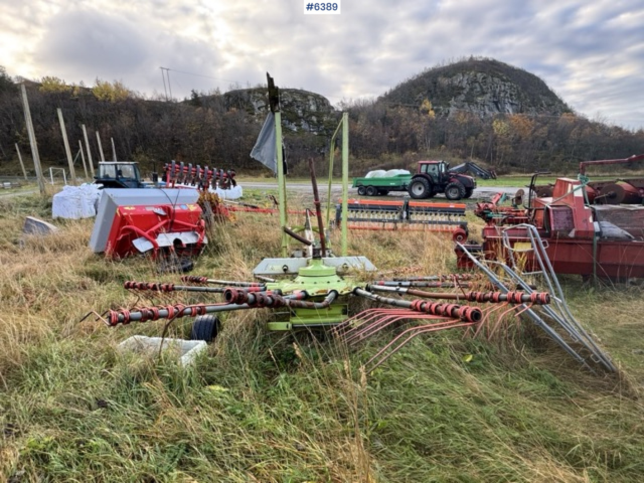 Claas Liner 470S - Oprema za prevrtanje i razlaganje: slika 4 Claas Liner 470S - Oprema za prevrtanje i razlaganje: slika 4