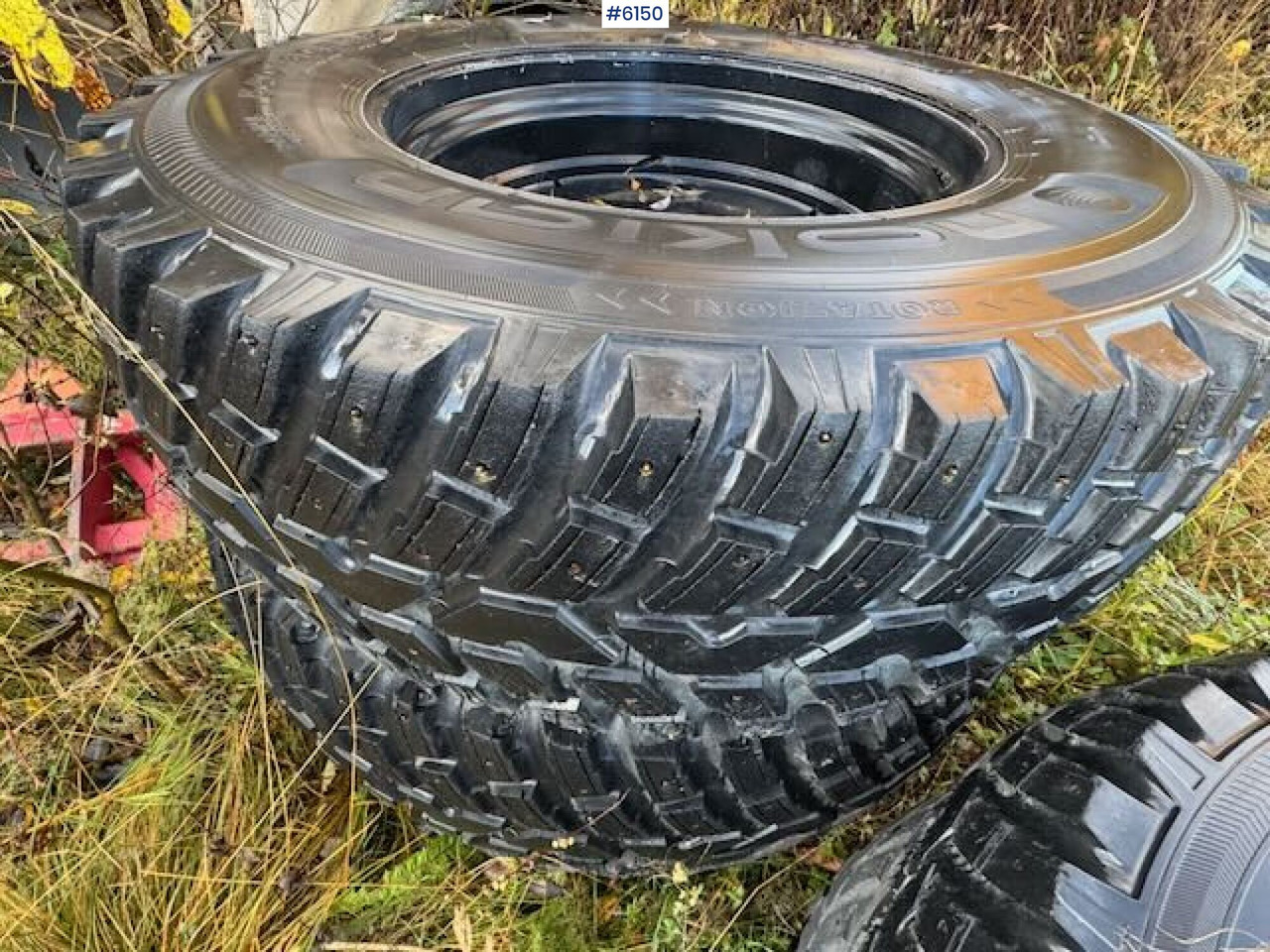 Complete set of Nokian studded tires - Guma za Poljoprivredna mašina: slika 1 Complete set of Nokian studded tires - Guma za Poljoprivredna mašina: slika 1