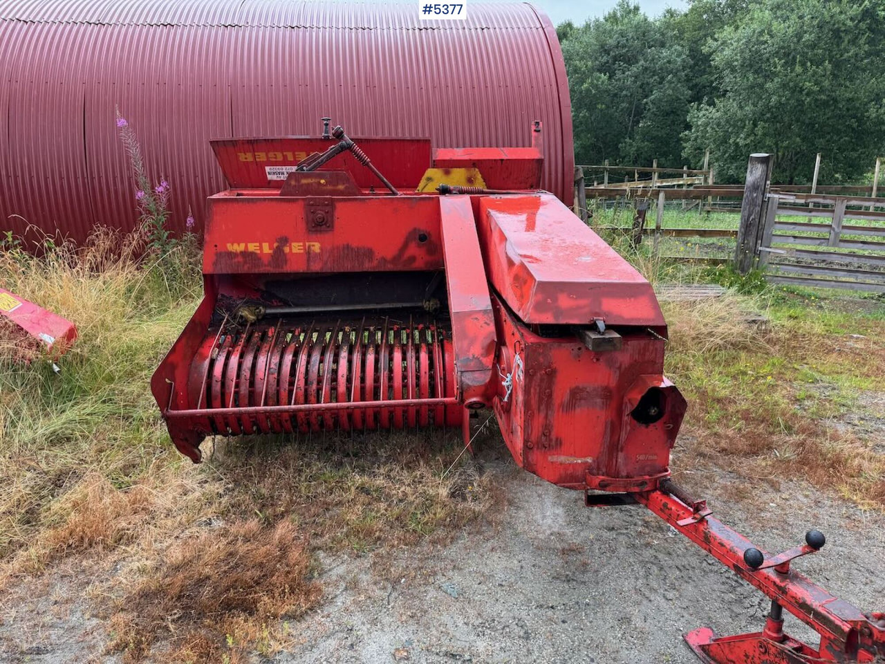 English: Welger AP 45 Square Baler - Oprema za prevrtanje i razlaganje: slika 1 English: Welger AP 45 Square Baler - Oprema za prevrtanje i razlaganje: slika 1