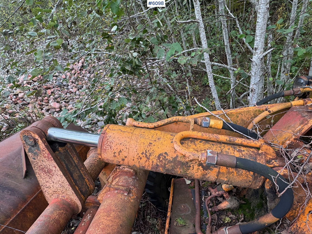 Utovarivač točkaš Hanomag wheel loader with bucket – repair object: slika 17 Utovarivač točkaš Hanomag wheel loader with bucket – repair object: slika 17