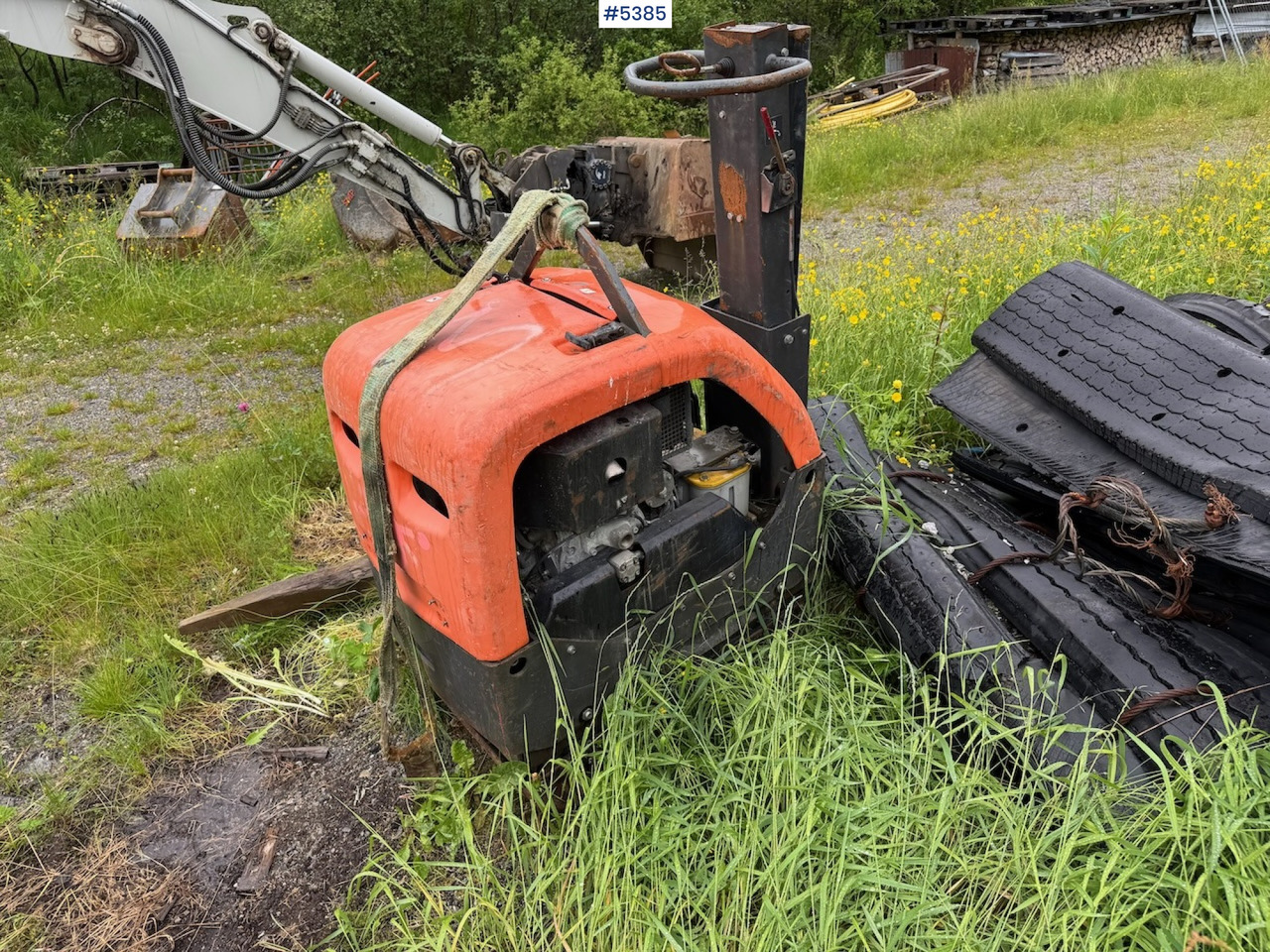 Husqvarna LG 504 Vibrating compactor. - Oprema za obradu zemljišta: slika 4 Husqvarna LG 504 Vibrating compactor. - Oprema za obradu zemljišta: slika 4