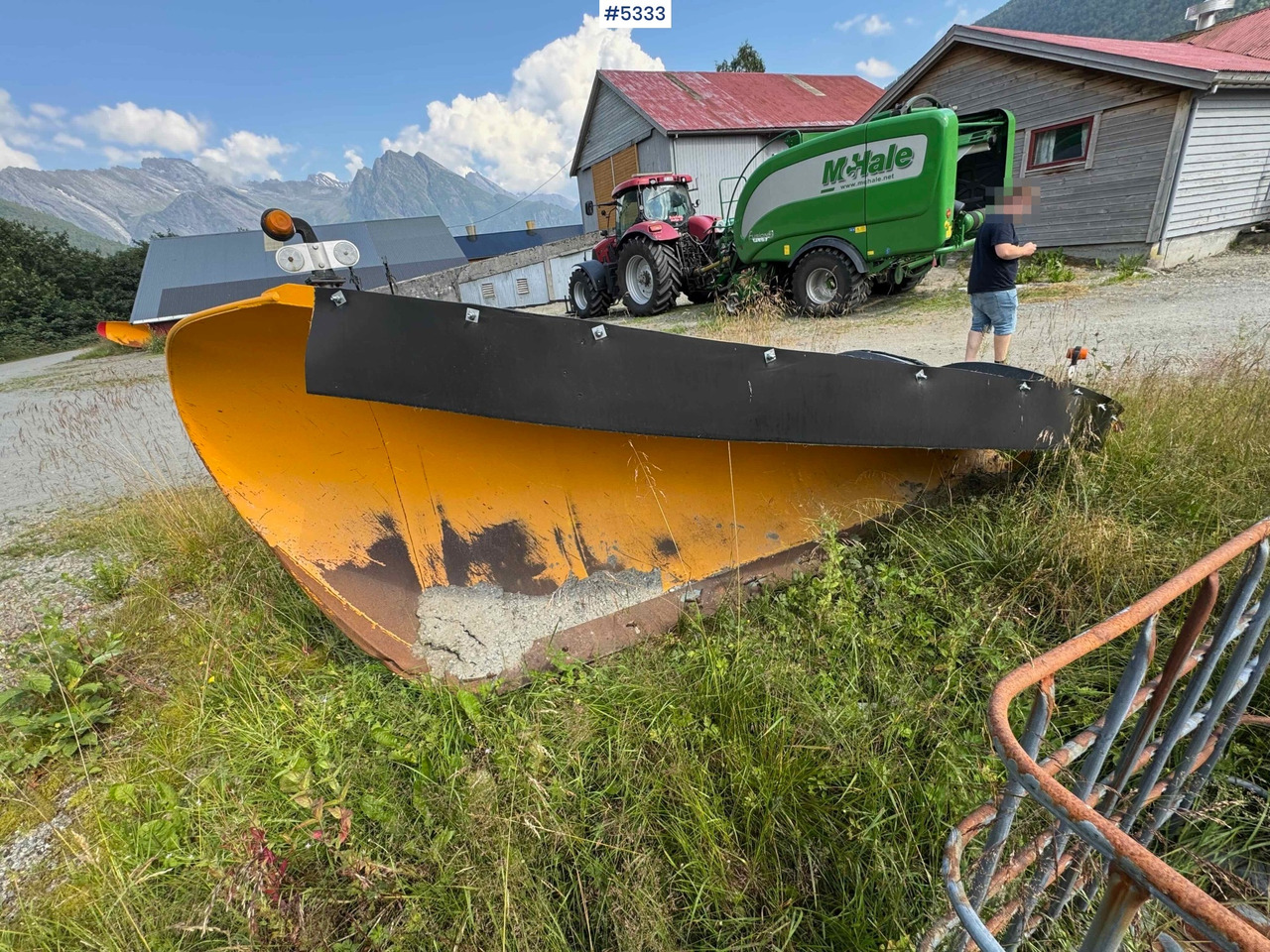 AM Teho 2600 snow plow - Korisno/ Posebno vozilo: slika 1 AM Teho 2600 snow plow - Korisno/ Posebno vozilo: slika 1
