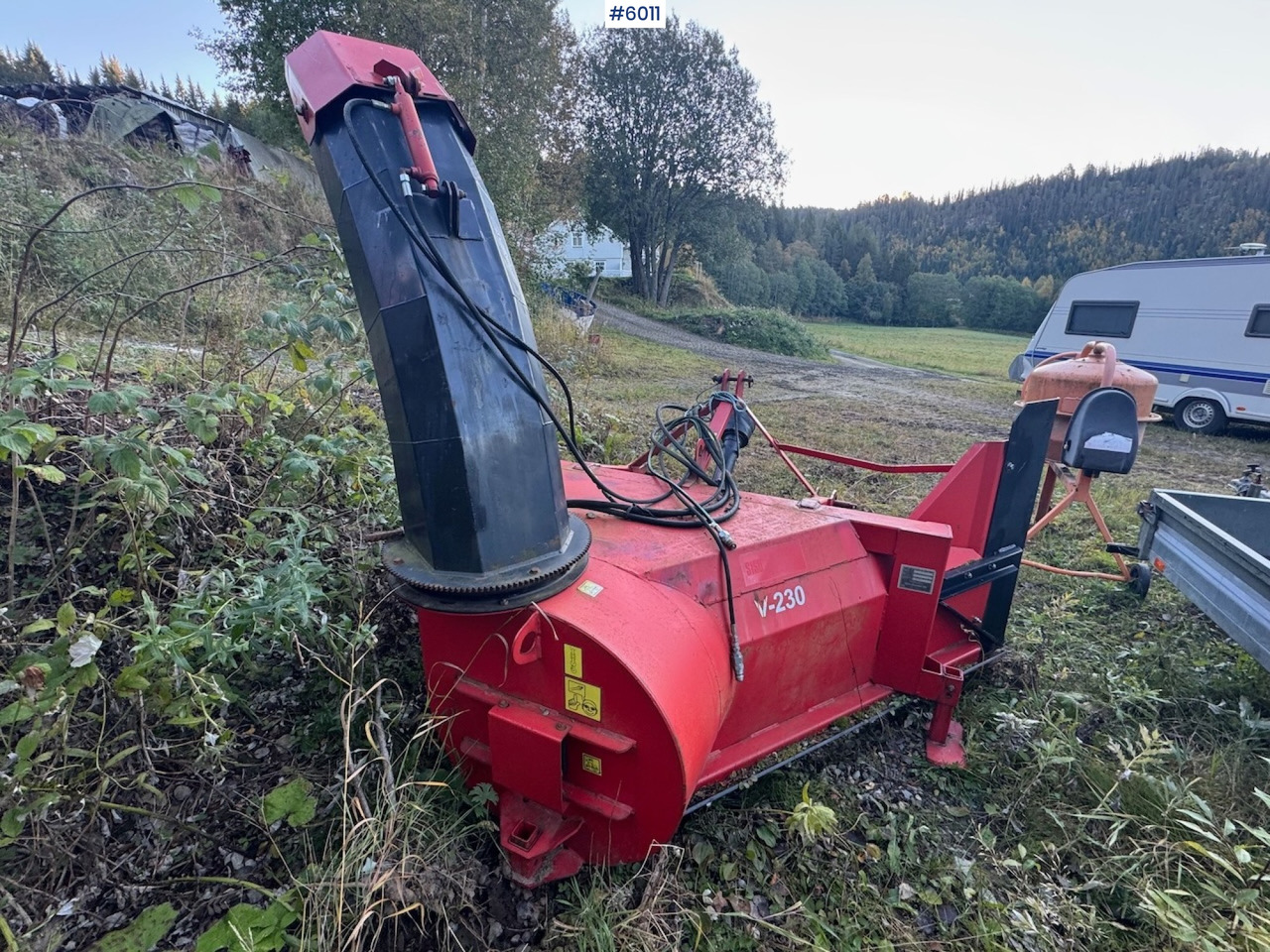 SISU Handel V-230 Snow blower - Korisno/ Posebno vozilo: slika 1 SISU Handel V-230 Snow blower - Korisno/ Posebno vozilo: slika 1