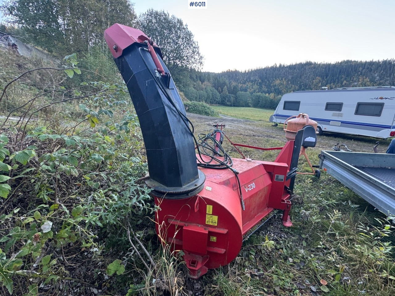 SISU Handel V-230 Snow blower - Korisno/ Posebno vozilo: slika 2 SISU Handel V-230 Snow blower - Korisno/ Posebno vozilo: slika 2