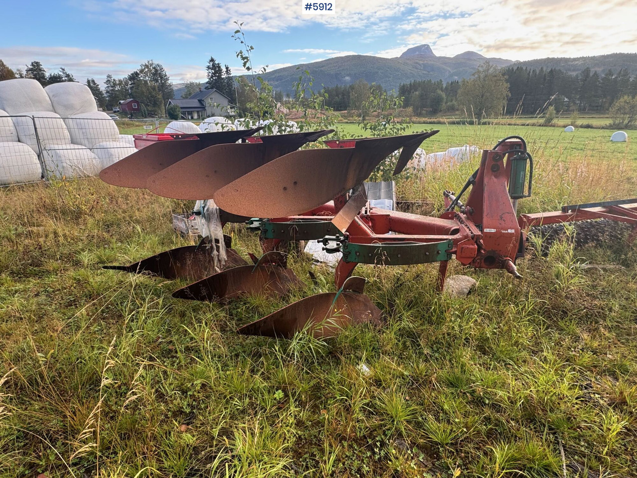 Kverneland 3-furrow reversible plough - Oprema za obradu zemljišta: slika 2 Kverneland 3-furrow reversible plough - Oprema za obradu zemljišta: slika 2