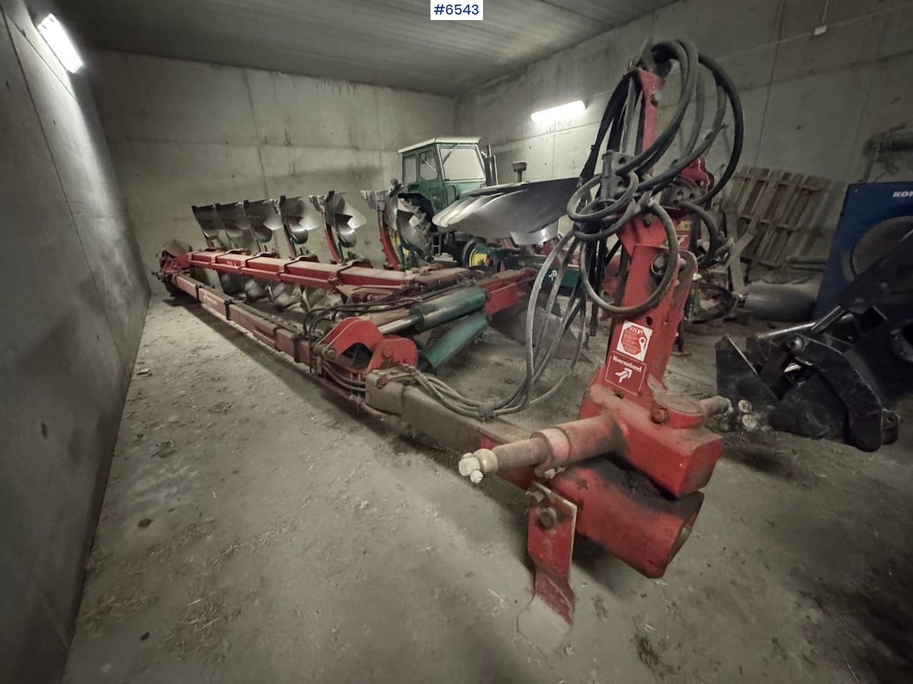 Kverneland PB100 6-Flour Vario Semi-Reversible Plough - Oprema za obradu zemljišta: slika 1 Kverneland PB100 6-Flour Vario Semi-Reversible Plough - Oprema za obradu zemljišta: slika 1