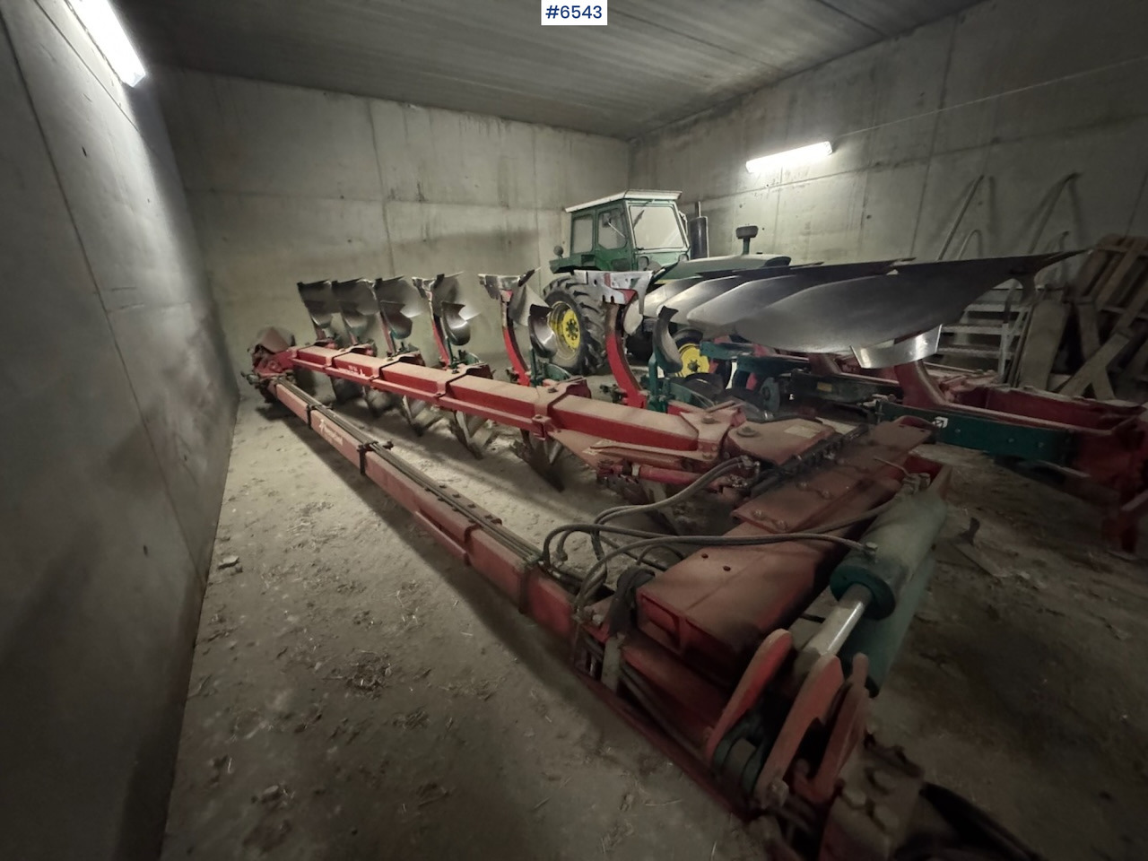 Kverneland PB100 6-Flour Vario Semi-Reversible Plough - Oprema za obradu zemljišta: slika 4 Kverneland PB100 6-Flour Vario Semi-Reversible Plough - Oprema za obradu zemljišta: slika 4