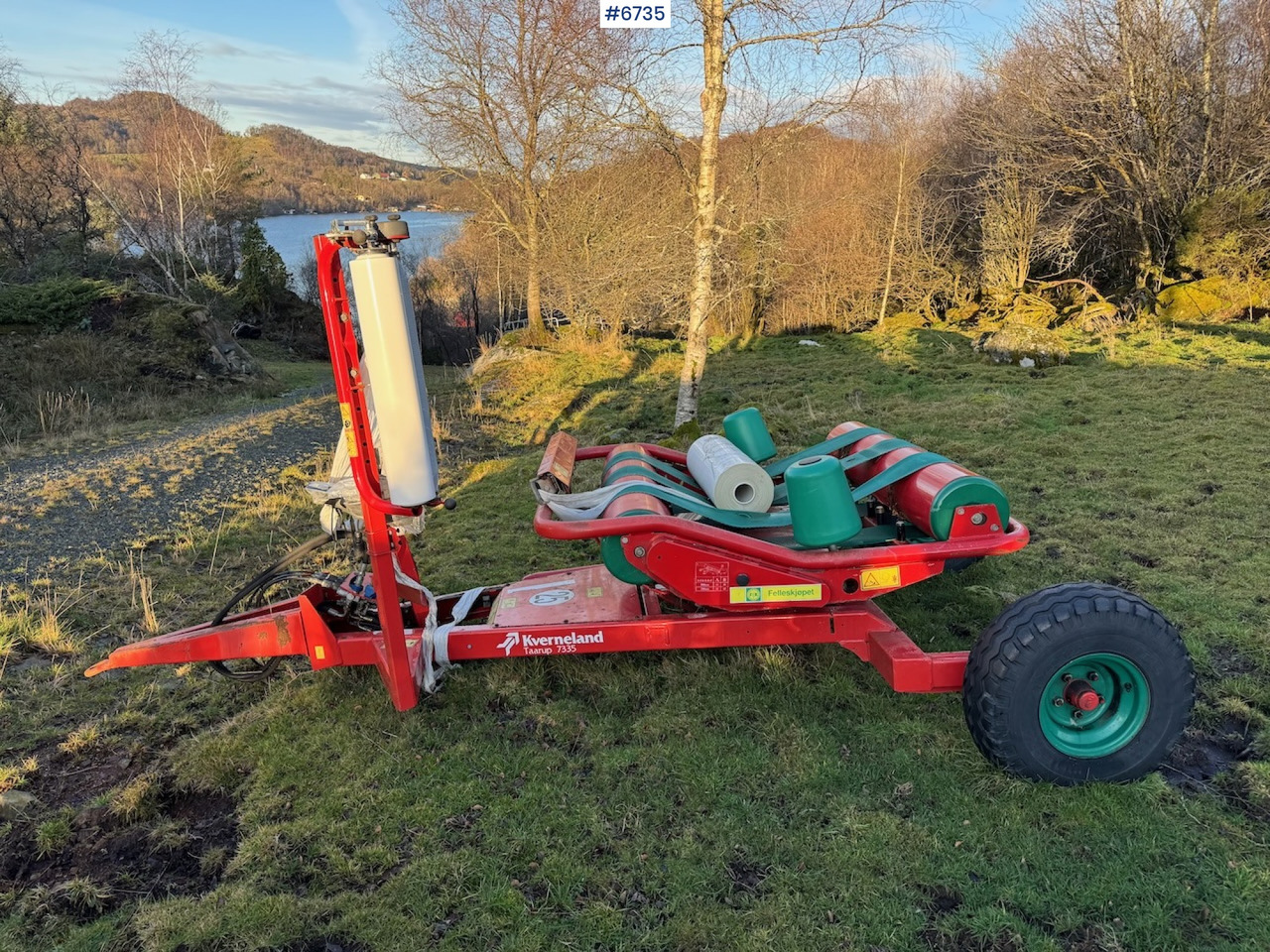 Kverneland Taarup 7335 Round Bale Wrapper - Oprema za prevrtanje i razlaganje: slika 1 Kverneland Taarup 7335 Round Bale Wrapper - Oprema za prevrtanje i razlaganje: slika 1