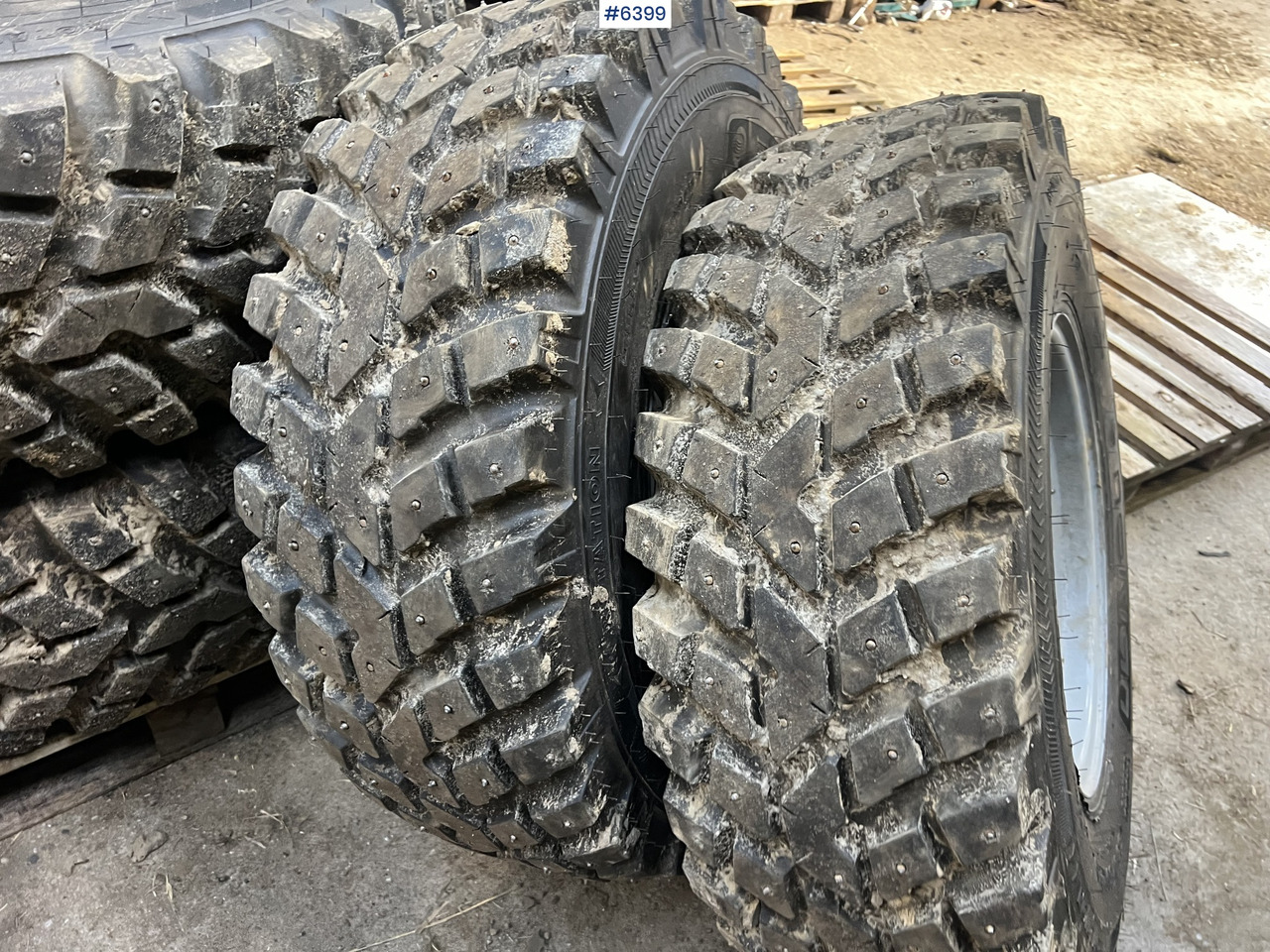 Nokian tri 2 studded tires for tractors - Kompletan točak za Poljoprivredna mašina: slika 4 Nokian tri 2 studded tires for tractors - Kompletan točak za Poljoprivredna mašina: slika 4