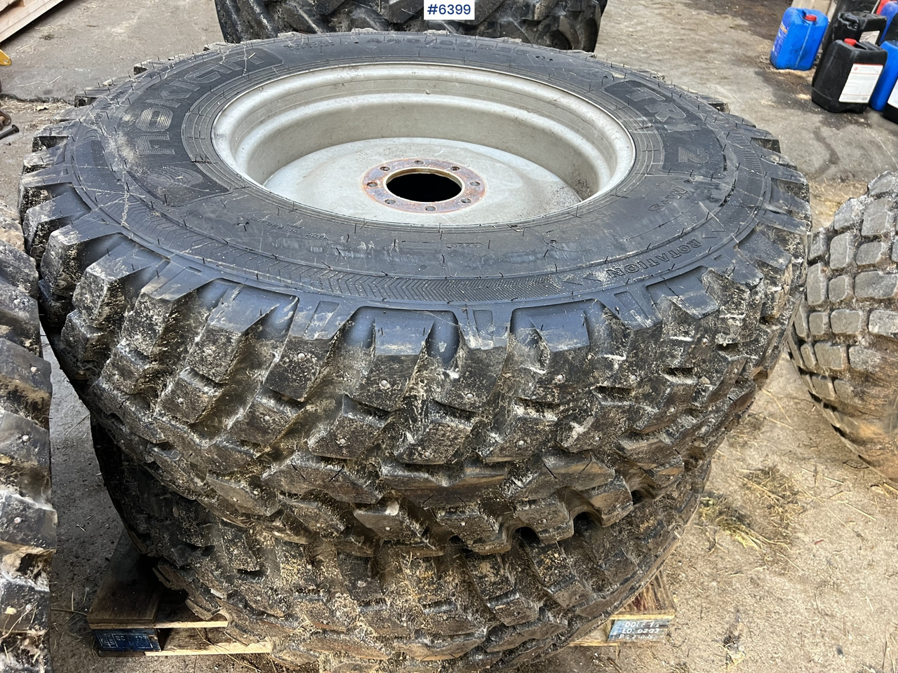 Nokian tri 2 studded tires for tractors - Kompletan točak za Poljoprivredna mašina: slika 1 Nokian tri 2 studded tires for tractors - Kompletan točak za Poljoprivredna mašina: slika 1