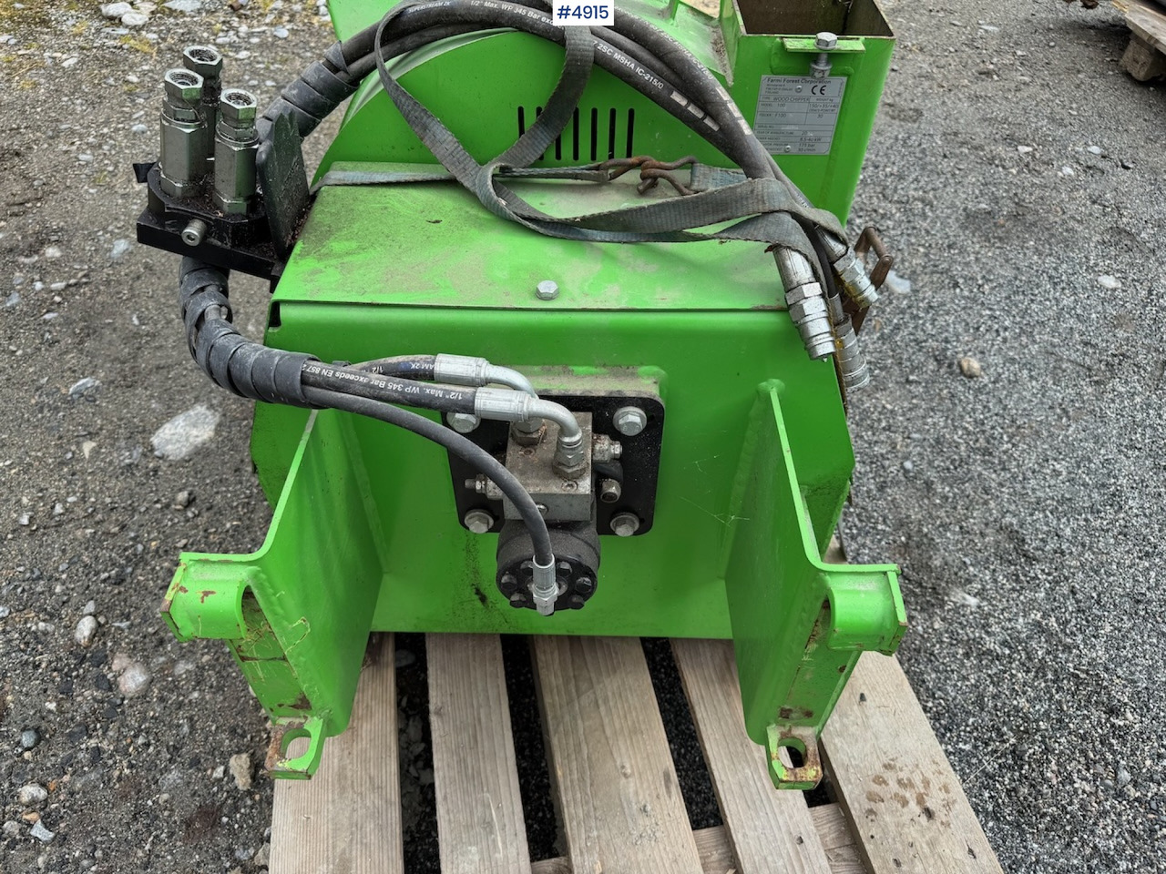 2014 Farmi forest 100 wood chipper - Šumarska oprema: slika 3 2014 Farmi forest 100 wood chipper - Šumarska oprema: slika 3