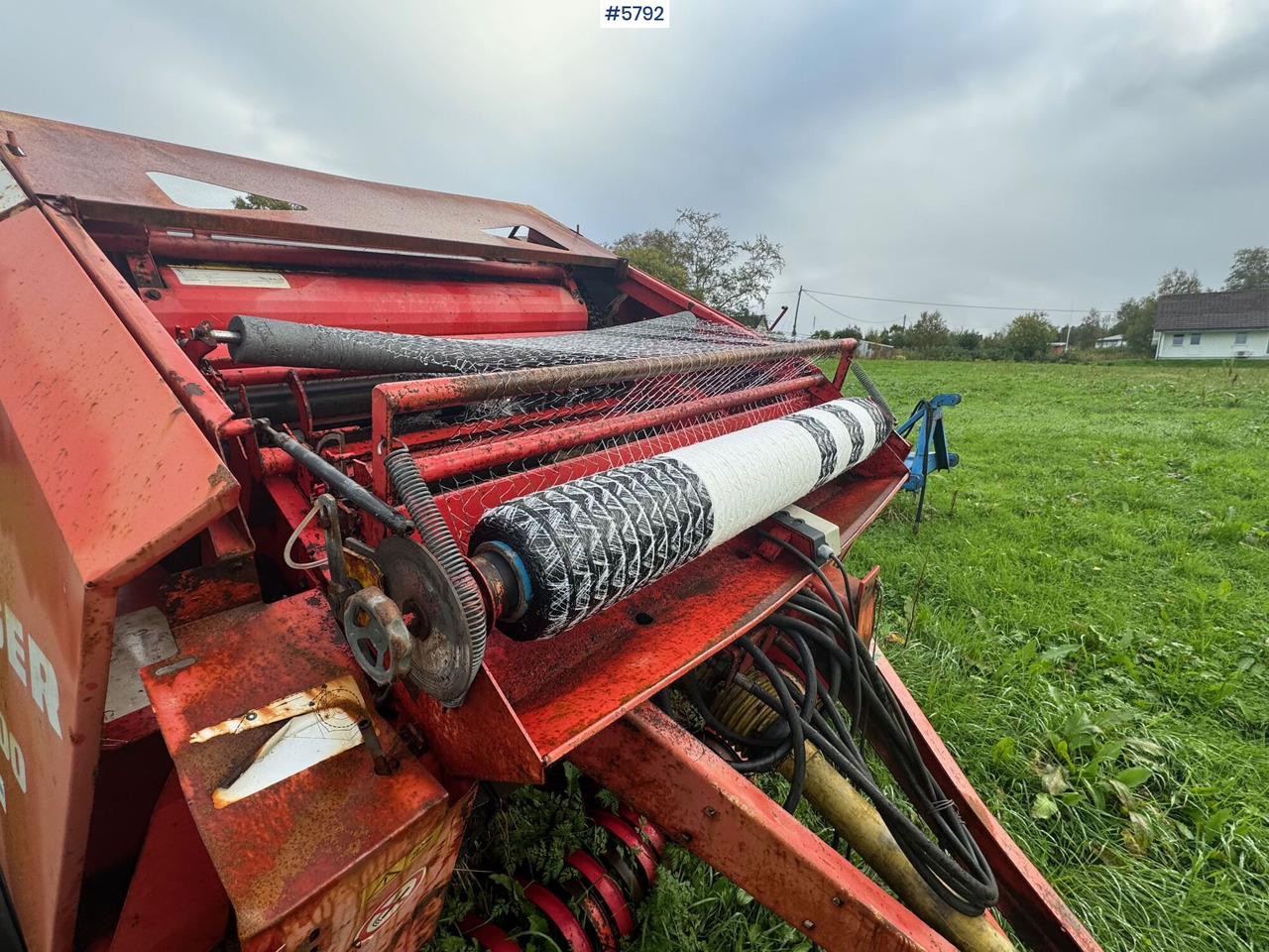 Welger RP 200 Mastercut round baler. Partially repaired object. - Oprema za prevrtanje i razlaganje: slika 3 Welger RP 200 Mastercut round baler. Partially repaired object. - Oprema za prevrtanje i razlaganje: slika 3