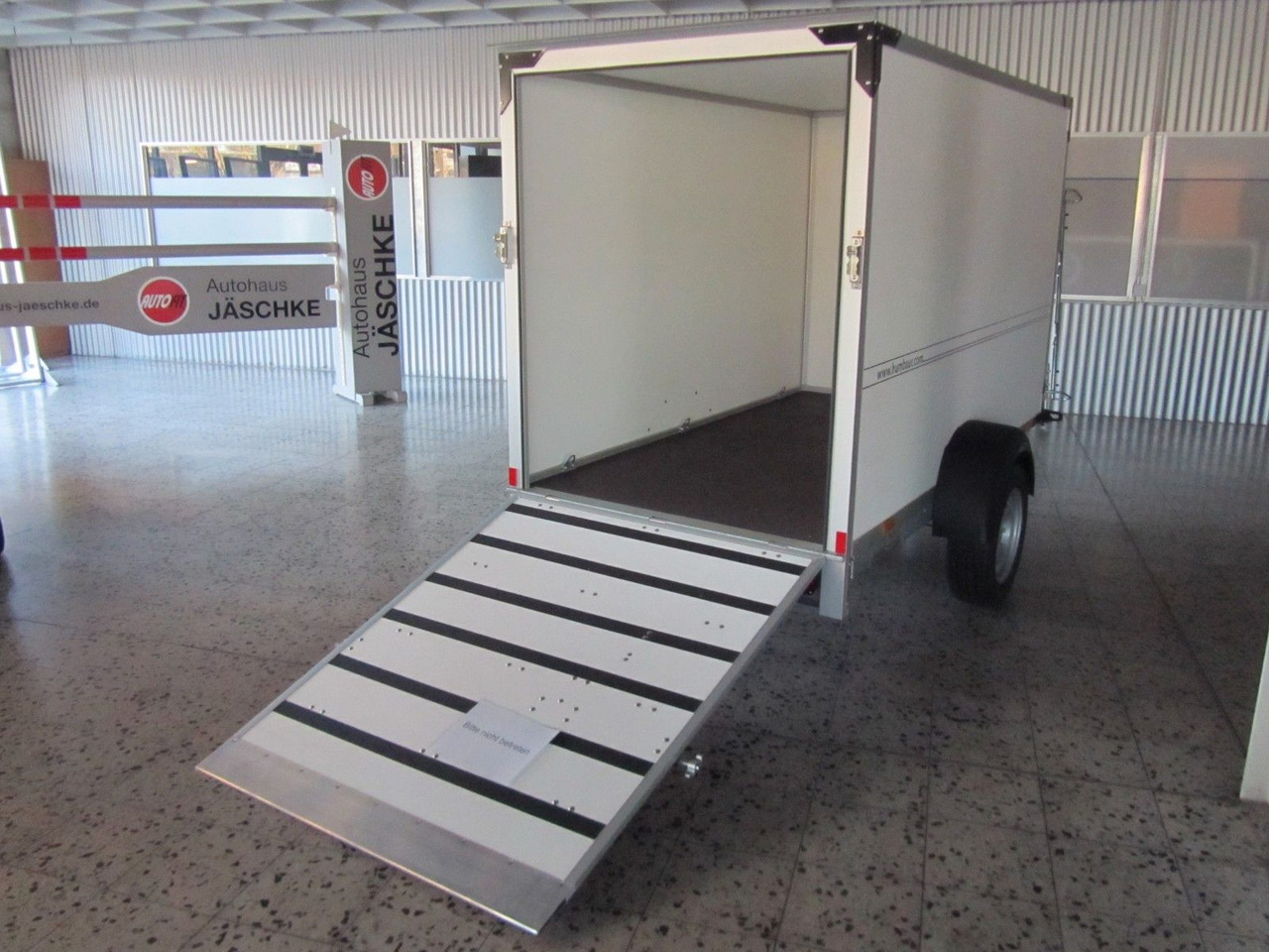 Humbaur HK 132513-15P Überfahrwand Kofferanhänger Flex - Prikolica sa zatvorenim sandukom: slika 1 Humbaur HK 132513-15P Überfahrwand Kofferanhänger Flex - Prikolica sa zatvorenim sandukom: slika 1