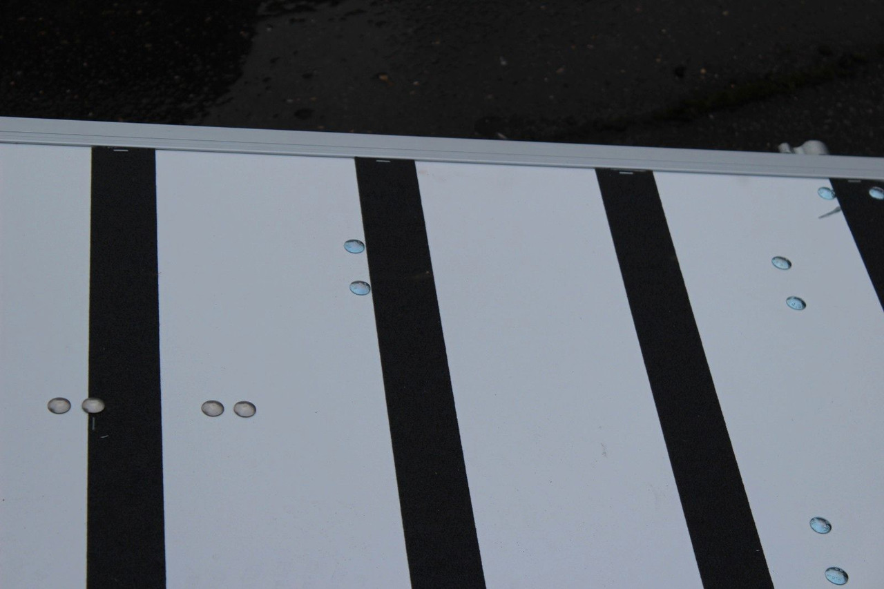 Prikolica sa zatvorenim sandukom Humbaur HK 133015-18P Überfahrwand Kofferanhänger Koffer: slika 12