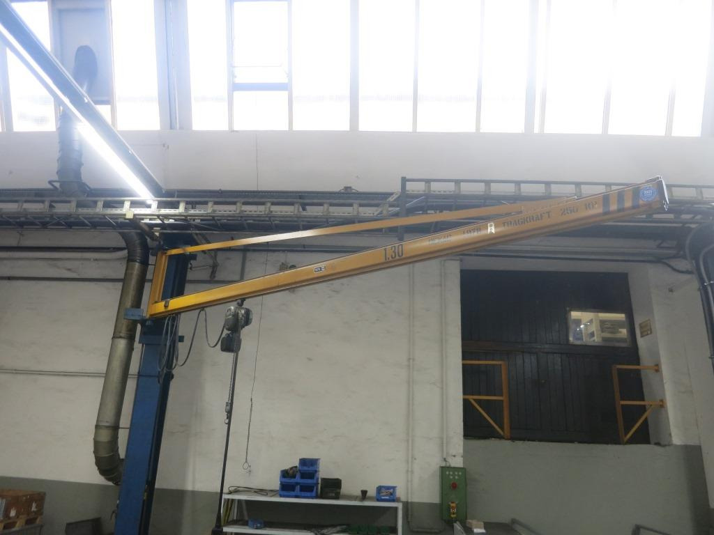 Demag 250 kg - Kran: slika 1 Demag 250 kg - Kran: slika 1