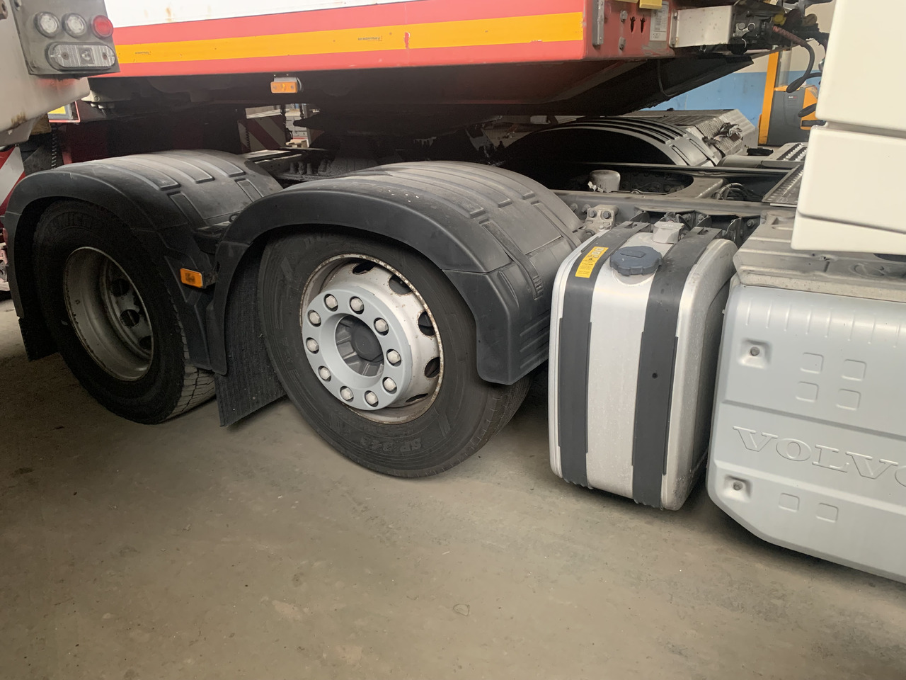 VOLVO VOLVO FH 6x2 500 Euro VI, salon Polska, ASO - Tegljač: slika 3 VOLVO VOLVO FH 6x2 500 Euro VI, salon Polska, ASO - Tegljač: slika 3