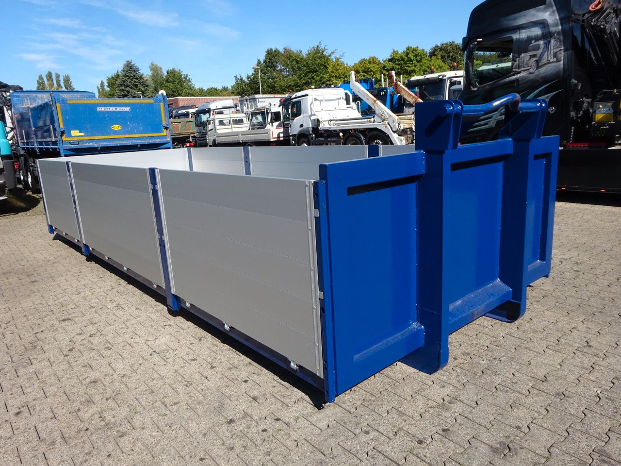 12 cbm Abrollcontainer Pritsche - Kamion sa hidrauličnom kukom: slika 1 12 cbm Abrollcontainer Pritsche - Kamion sa hidrauličnom kukom: slika 1