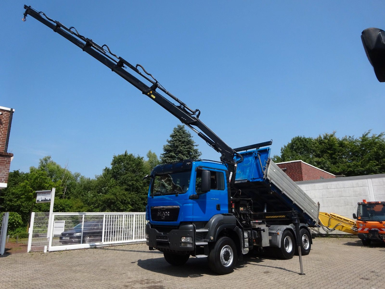 MAN 28.400 TGS 3Skipper+HIAB 166 E-4 HIPRPO 6x4-4 - Istovarivač, Kamion sa dizalicom: slika 1 MAN 28.400 TGS 3Skipper+HIAB 166 E-4 HIPRPO 6x4-4 - Istovarivač, Kamion sa dizalicom: slika 1