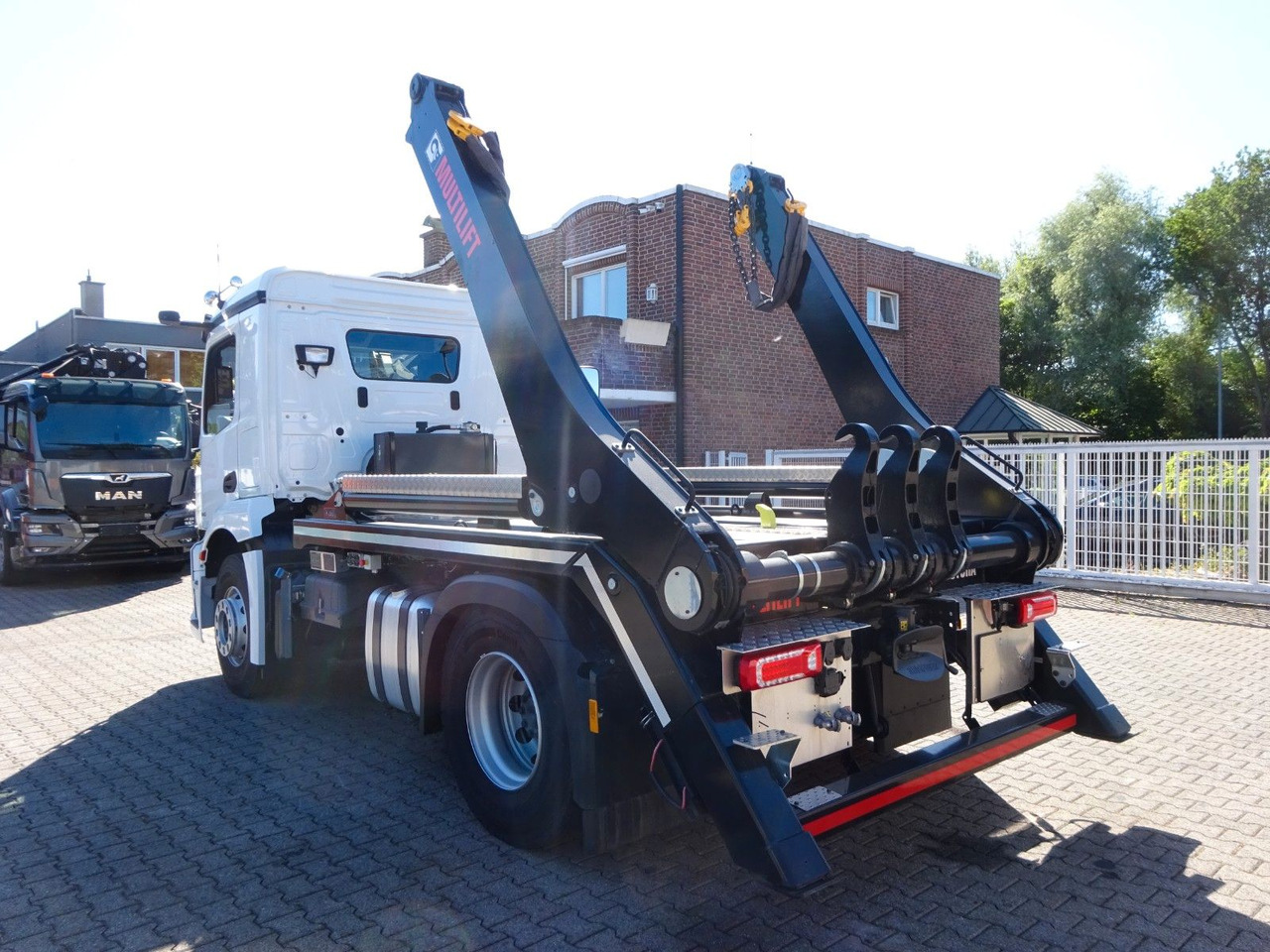 Mercedes-Benz 1840 Actros Absetzkipper NEUFAHRZEUG mit 1645 km - Istovarivač: slika 3 Mercedes-Benz 1840 Actros Absetzkipper NEUFAHRZEUG mit 1645 km - Istovarivač: slika 3