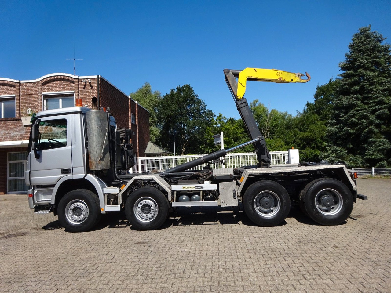 Mercedes-Benz 3244 Actros PALFINGER Abroller 8x4 - Kamion sa hidrauličnom kukom: slika 5 Mercedes-Benz 3244 Actros PALFINGER Abroller 8x4 - Kamion sa hidrauličnom kukom: slika 5