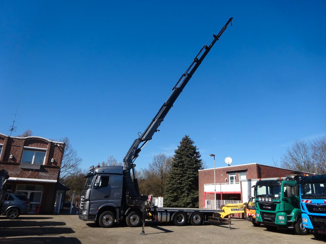 Mercedes-Benz 3453 Plattform + Fassi F820 Kran 8x2 Mercedes-Benz 3453 FASSI F820 Kran 8x Hydr. Ausschub - Kamion sa dizalicom, Kamion sa tovarnim sandukom: slika 3 Mercedes-Benz 3453 Plattform + Fassi F820 Kran 8x2 Mercedes-Benz 3453 FASSI F820 Kran 8x Hydr. Ausschub - Kamion sa dizalicom, Kamion sa tovarnim sandukom: slika 3