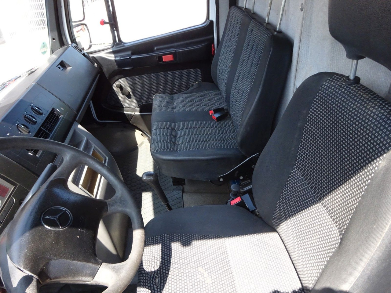 Furgon Mercedes-Benz 613D Vario Kasten 4x2: slika 13