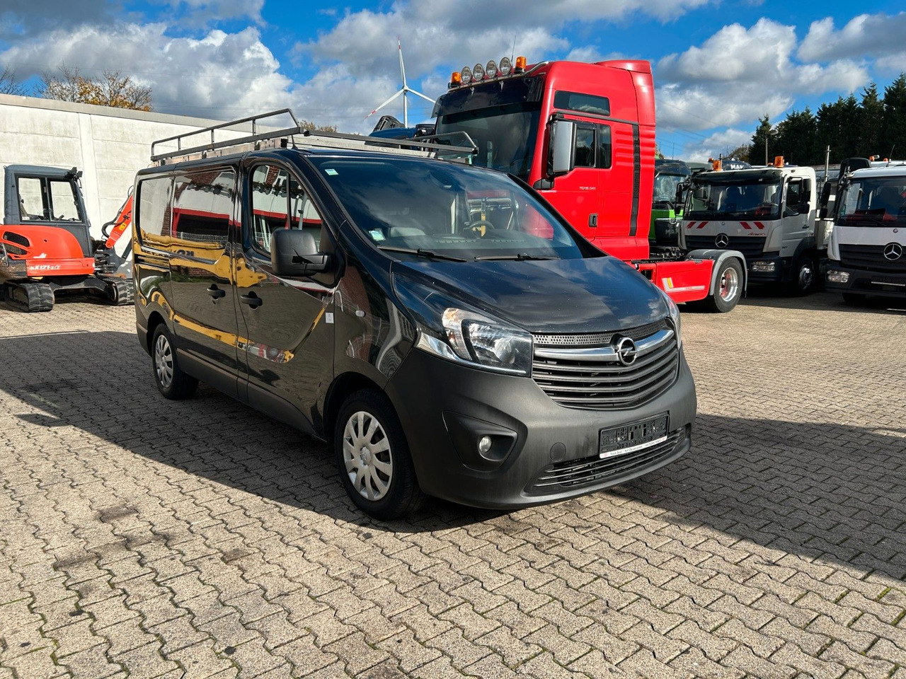 Opel Vivaro CDTI Kastenwagen 4x2 - Mali kombi: slika 1 Opel Vivaro CDTI Kastenwagen 4x2 - Mali kombi: slika 1