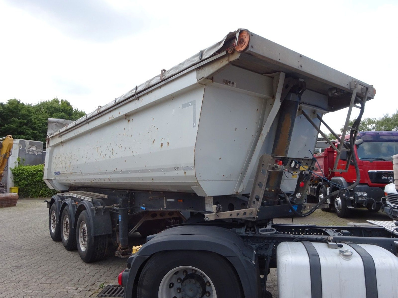 Schmitz Cargobull SGF S3 Kipp Auflieger Mulde mit 3 Achsen - Poluprikolica istovarivača: slika 2 Schmitz Cargobull SGF S3 Kipp Auflieger Mulde mit 3 Achsen - Poluprikolica istovarivača: slika 2