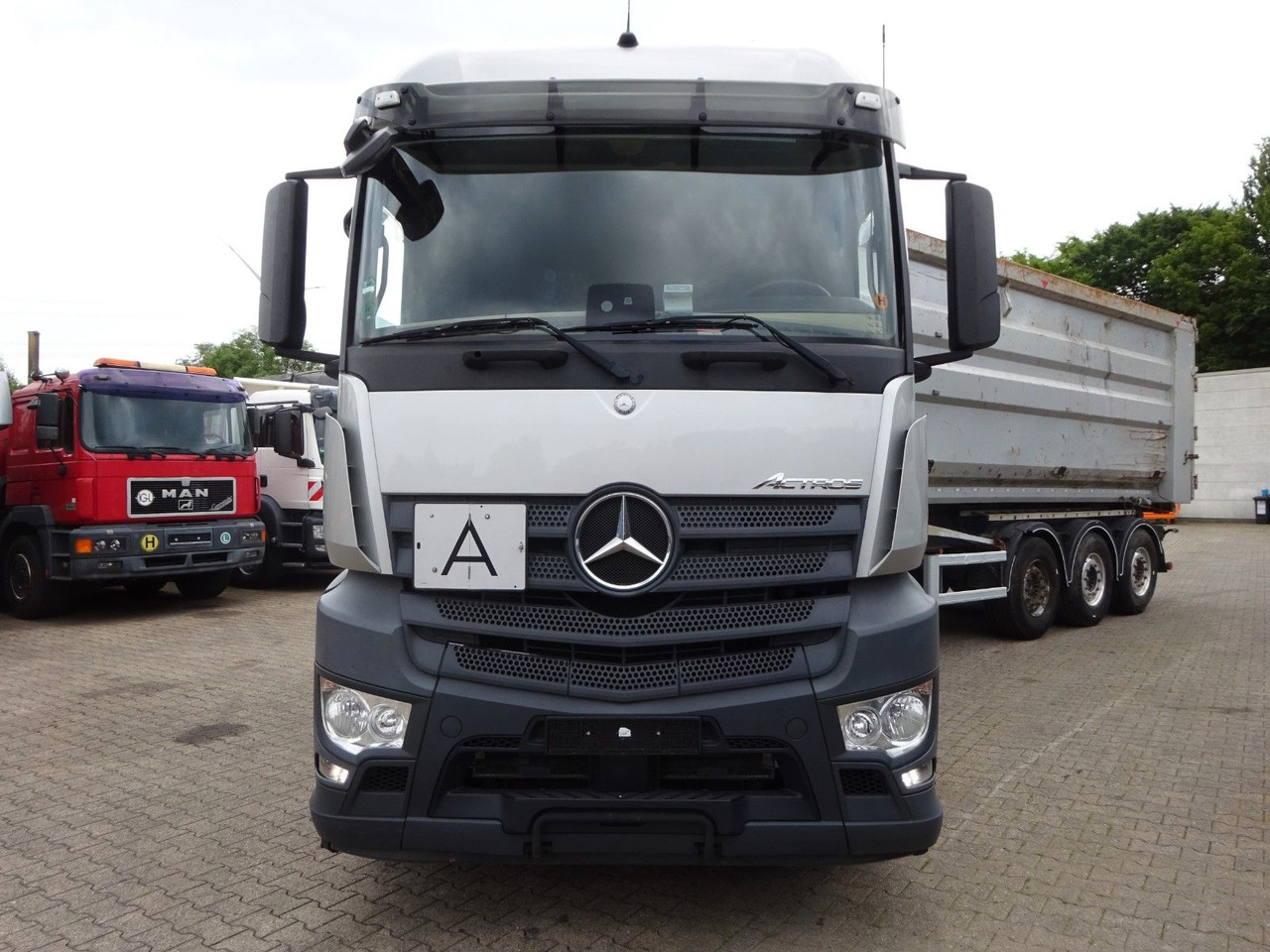 Mercedes-Benz 1845 Actros SZM mit Hydraulik Pumpe 4x2 - Tegljač: slika 2 Mercedes-Benz 1845 Actros SZM mit Hydraulik Pumpe 4x2 - Tegljač: slika 2
