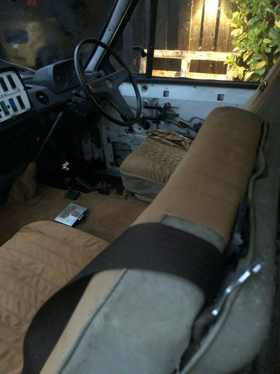 Land Rover Range Rover Classic Ambulance V8 *2900 brutto* Land Rover Range Rover Classic Ambulance V8 *2900 brutto* - Vozilo hitne pomoći: slika 4 Land Rover Range Rover Classic Ambulance V8 *2900 brutto* Land Rover Range Rover Classic Ambulance V8 *2900 brutto* - Vozilo hitne pomoći: slika 4