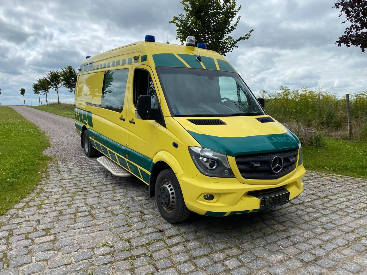 Mercedes-Benz Sprinter 519 CDI MAXI +Lift *20 000€ netto - Vozilo hitne pomoći: slika 1 Mercedes-Benz Sprinter 519 CDI MAXI +Lift *20 000€ netto - Vozilo hitne pomoći: slika 1