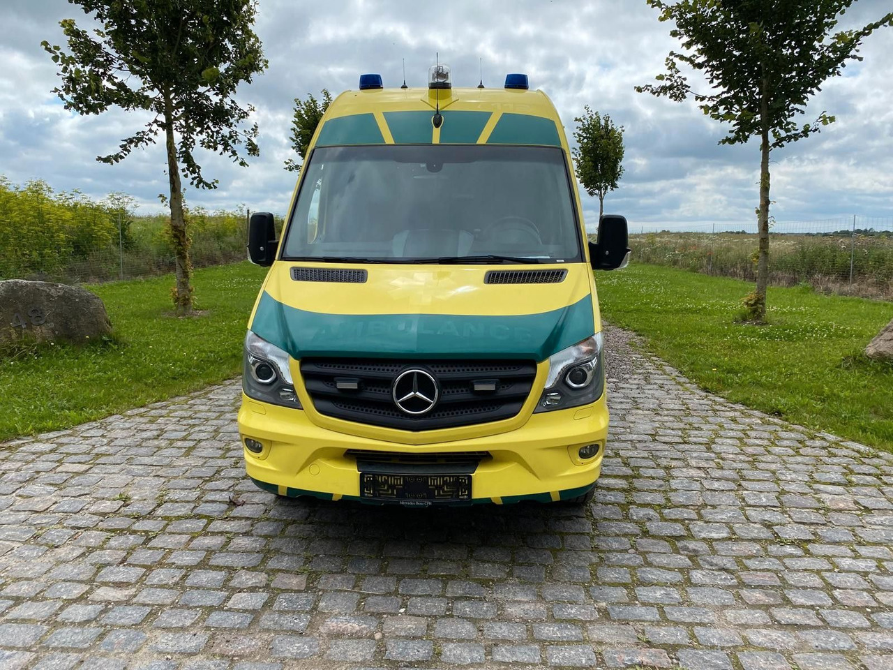 Mercedes-Benz Sprinter 519 CDI MAXI +Lift *20 000€ netto - Vozilo hitne pomoći: slika 2 Mercedes-Benz Sprinter 519 CDI MAXI +Lift *20 000€ netto - Vozilo hitne pomoći: slika 2