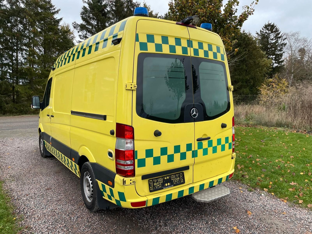 Mercedes-Benz Sprinter II 316 CDI Aut Ambulance Mercedes-Benz Sprinter II 316 CDI Aut Ambulance - Furgon: slika 4 Mercedes-Benz Sprinter II 316 CDI Aut Ambulance Mercedes-Benz Sprinter II 316 CDI Aut Ambulance - Furgon: slika 4