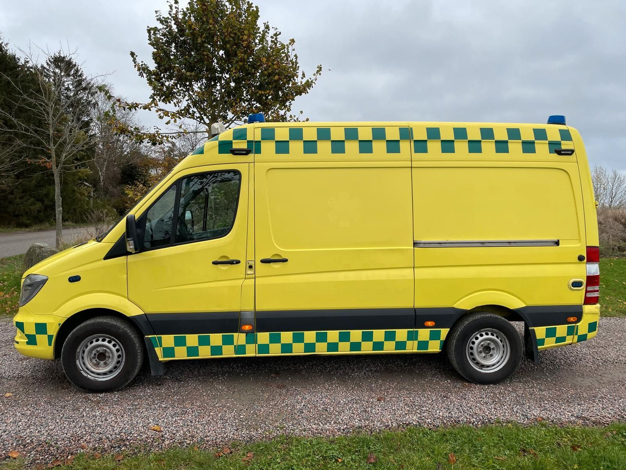 Mercedes-Benz Sprinter II 316 CDI Aut Ambulance Mercedes-Benz Sprinter II 316 CDI Aut Ambulance - Furgon: slika 3 Mercedes-Benz Sprinter II 316 CDI Aut Ambulance Mercedes-Benz Sprinter II 316 CDI Aut Ambulance - Furgon: slika 3
