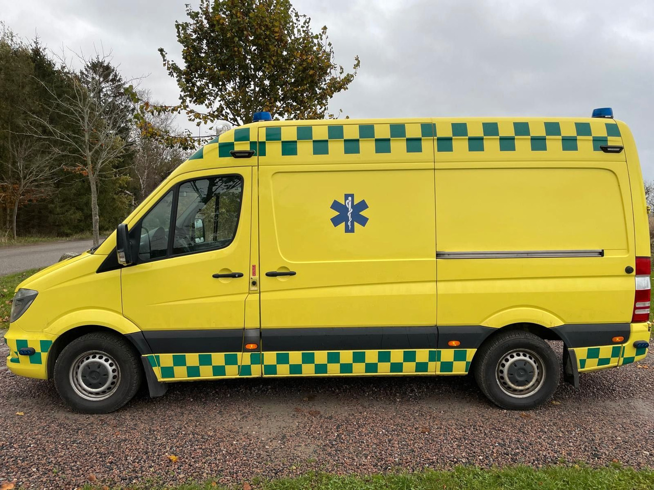 Mercedes-Benz Sprinter II Kasten 316 CDI Aut Ambulance - Vozilo hitne pomoći: slika 2 Mercedes-Benz Sprinter II Kasten 316 CDI Aut Ambulance - Vozilo hitne pomoći: slika 2