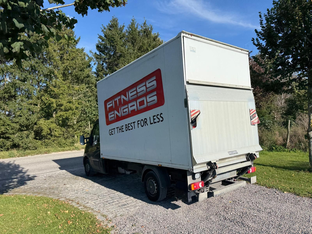 Renault Master III 2.3dCi box L:4,2 m x H:2,5m x B:2,2m - Dostavno vozilo s ravnom platformom: slika 3 Renault Master III 2.3dCi box L:4,2 m x H:2,5m x B:2,2m - Dostavno vozilo s ravnom platformom: slika 3