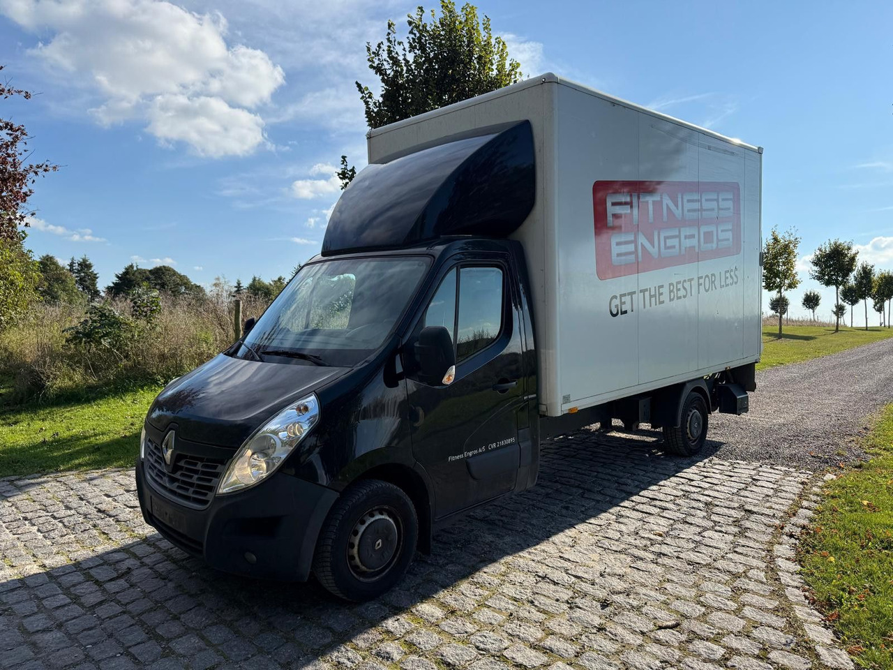 Renault Master III 2.3dCi box L:4,2 m x H:2,5m x B:2,2m - Dostavno vozilo s ravnom platformom: slika 2 Renault Master III 2.3dCi box L:4,2 m x H:2,5m x B:2,2m - Dostavno vozilo s ravnom platformom: slika 2