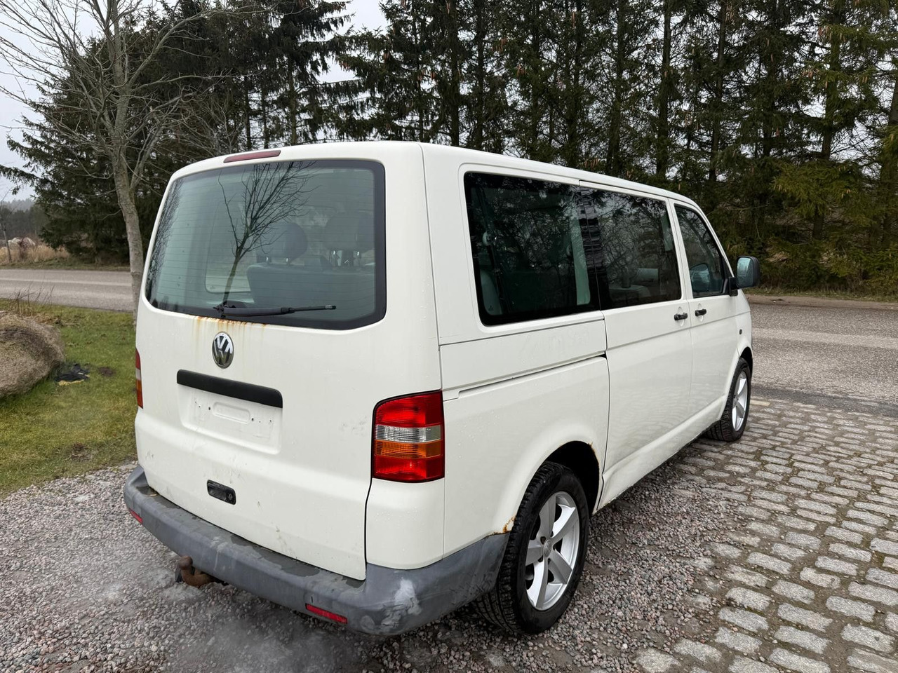 Volkswagen T5 Transporter 1.9 TDI *9 Sitze * 3900 € - Putnički kombi: slika 4 Volkswagen T5 Transporter 1.9 TDI *9 Sitze * 3900 € - Putnički kombi: slika 4