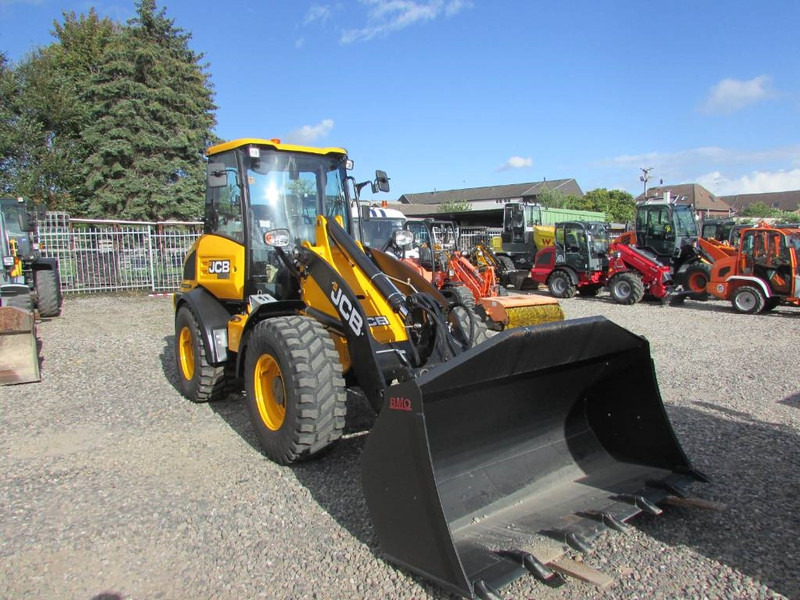 JCB 409 Radlader 46.500 EUR - Utovarivač točkaš: slika 4 JCB 409 Radlader 46.500 EUR - Utovarivač točkaš: slika 4