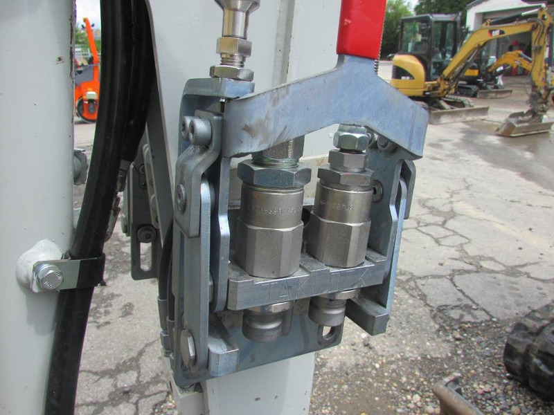Takeuchi TB 216 V4 Minibagger 28.000 EUR - Mini bager: slika 3 Takeuchi TB 216 V4 Minibagger 28.000 EUR - Mini bager: slika 3