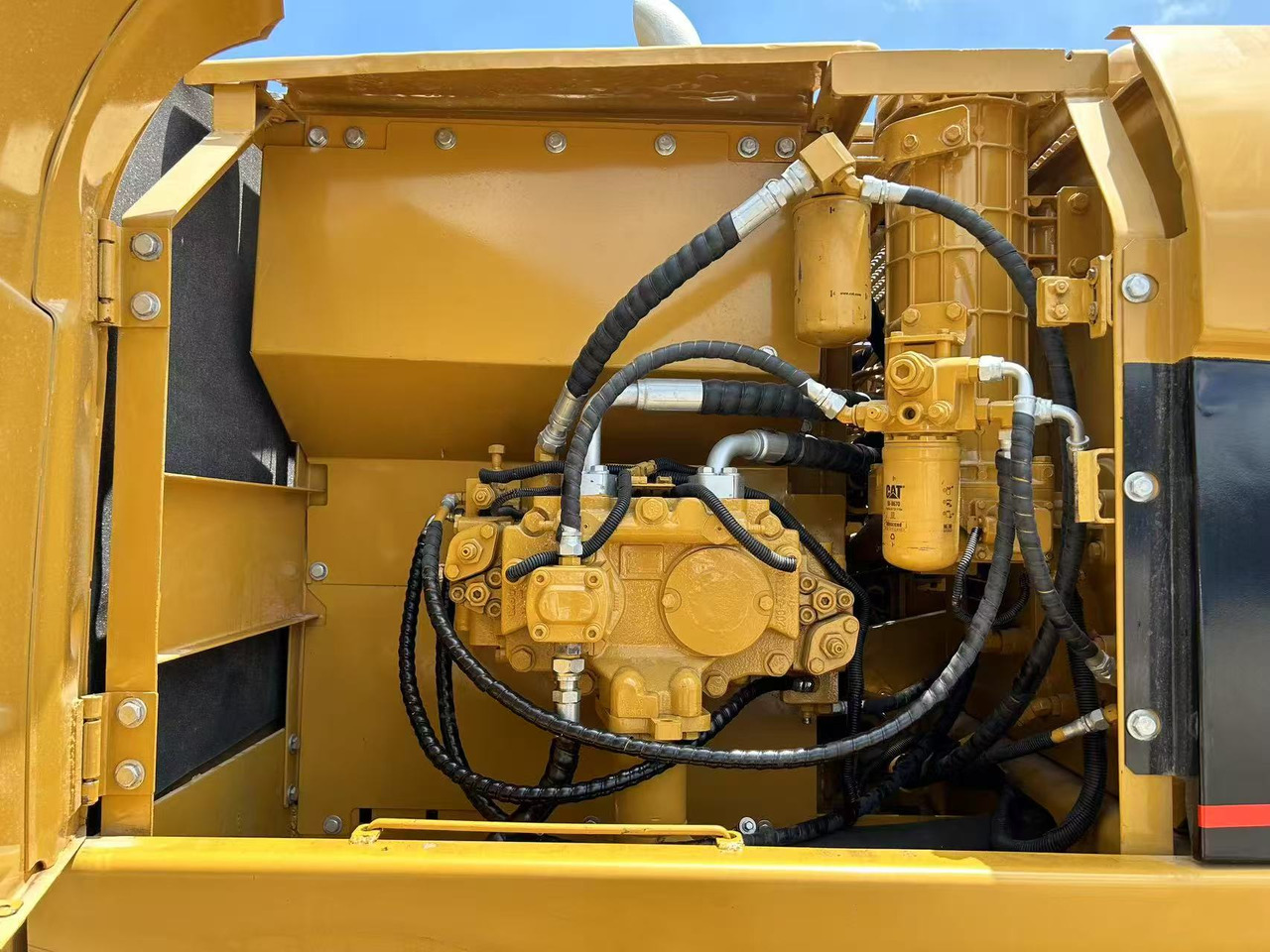 Bager guseničar CATERPILLAR 320CL: slika 7
