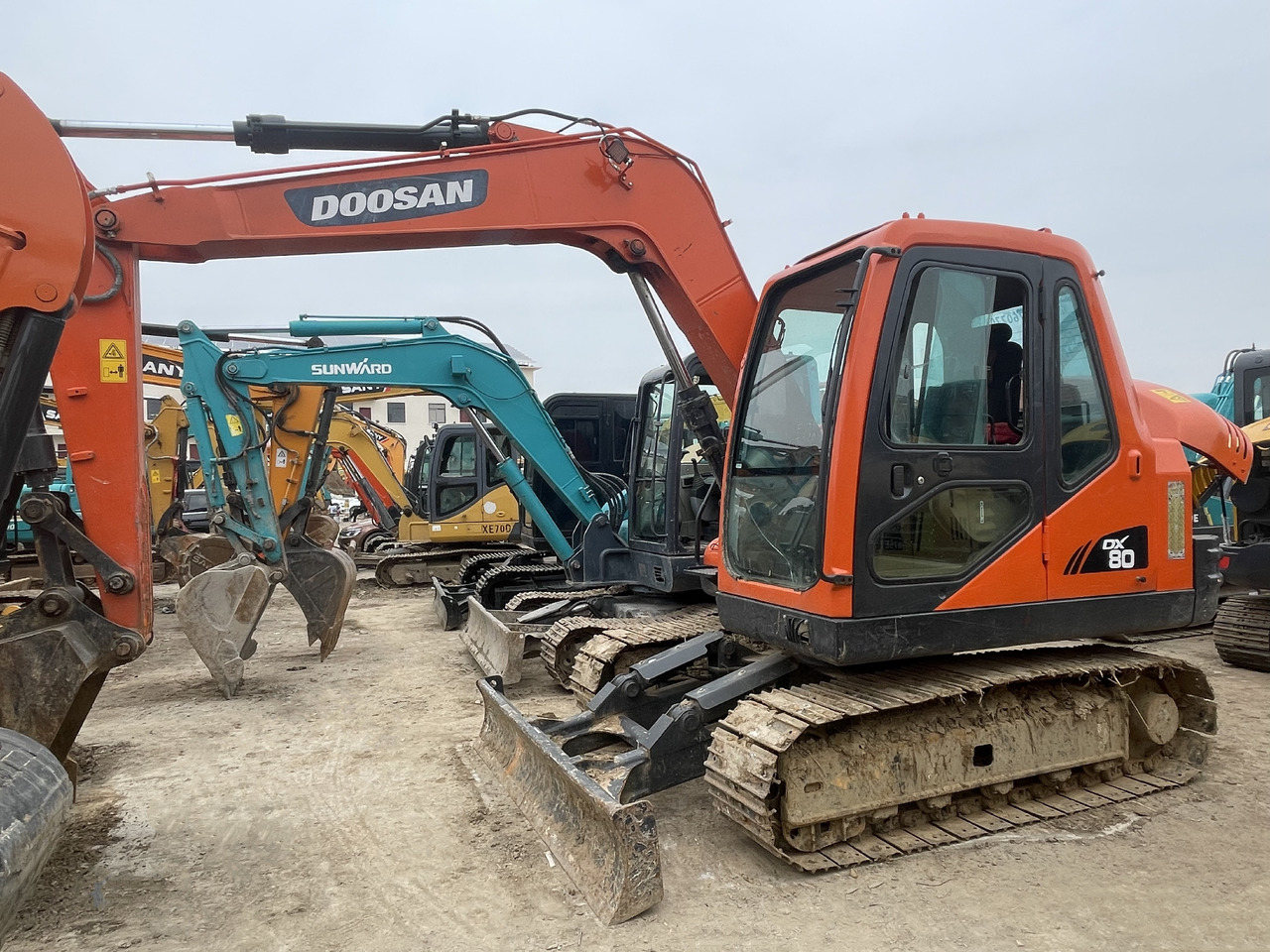 DOOSAN DX80 - Bager guseničar: slika 1 DOOSAN DX80 - Bager guseničar: slika 1