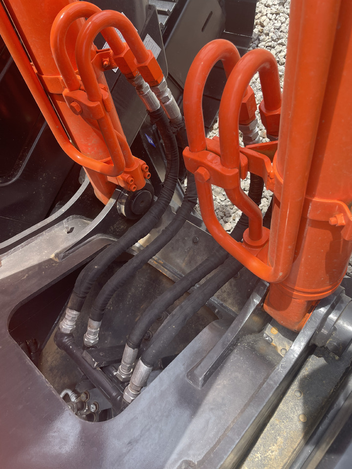 Hitachi ZX200 - Bager guseničar: slika 5 Hitachi ZX200 - Bager guseničar: slika 5