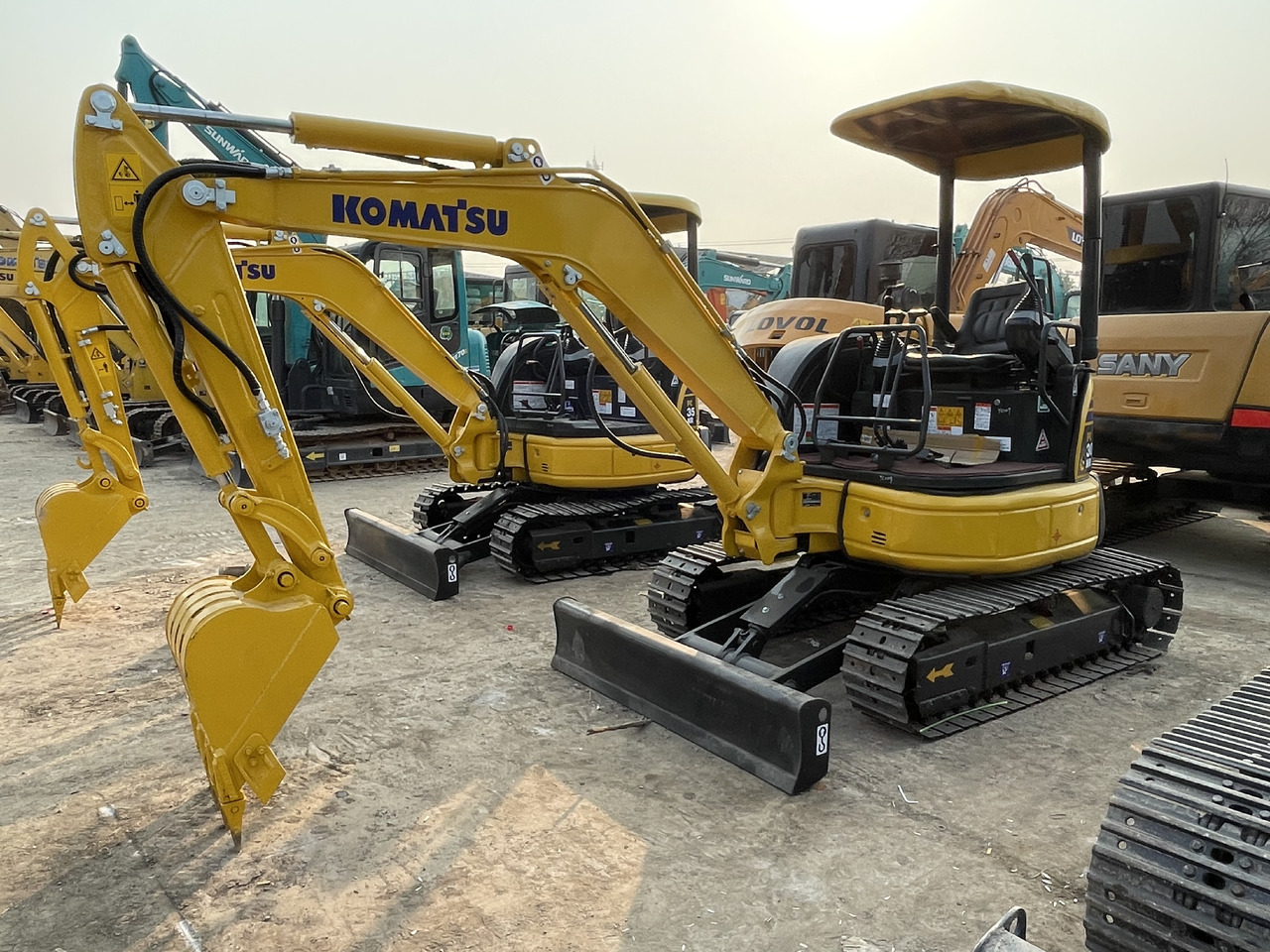KOMATSU PC30MR-3 - Mini bager: slika 4 KOMATSU PC30MR-3 - Mini bager: slika 4