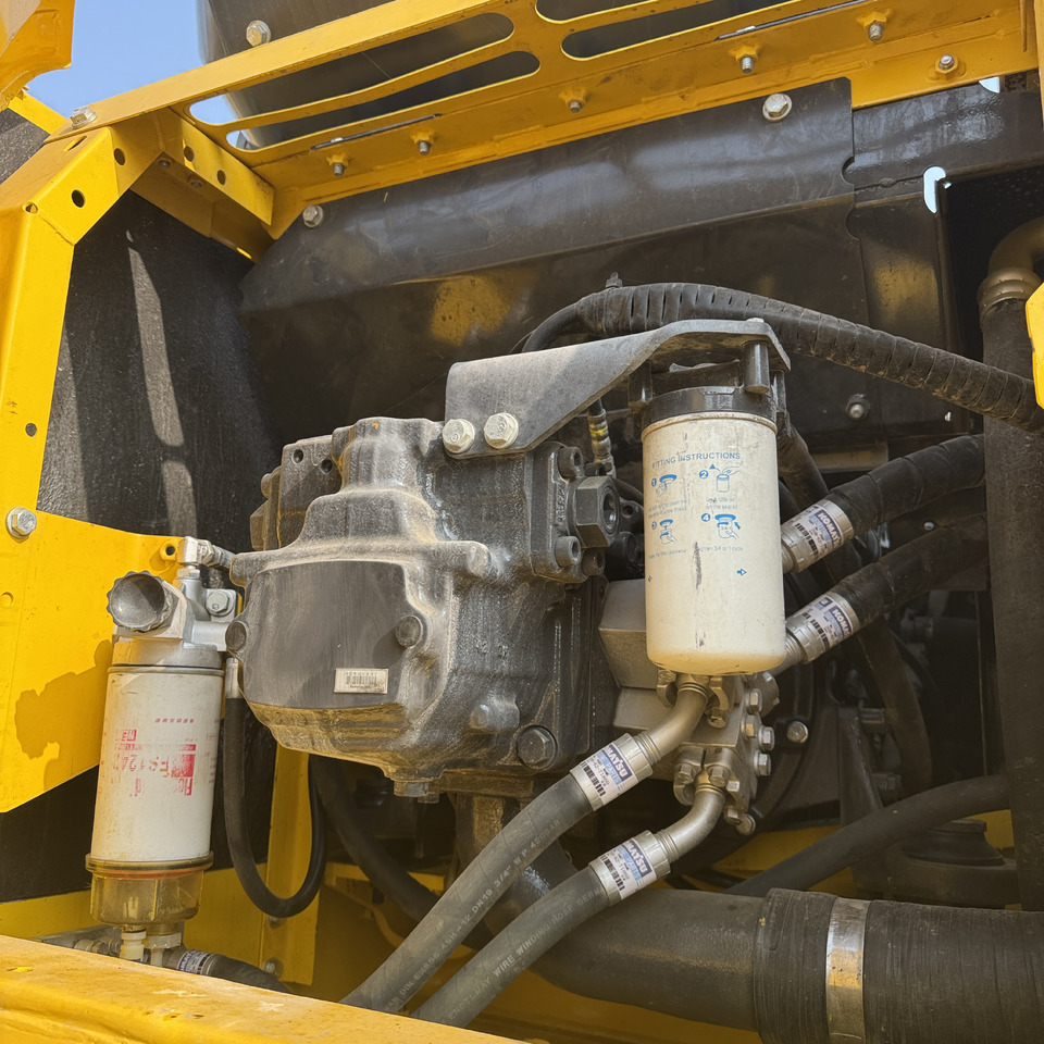 Komatsu PC 220-8 - Bager guseničar: slika 4 Komatsu PC 220-8 - Bager guseničar: slika 4